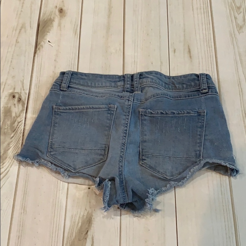 Girls Ripped Jean Shorts - Picture 2 of 2